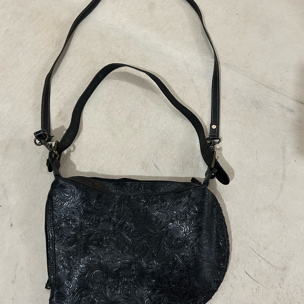 Concealed gun carrier/purse